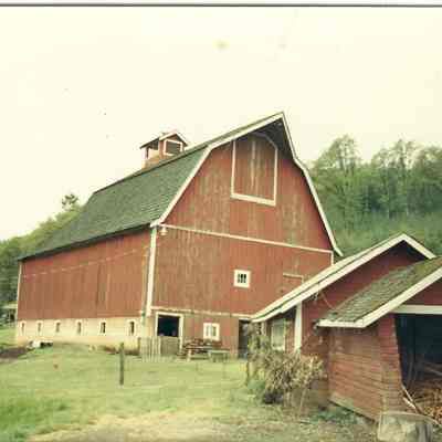 Photograph of Red Hal's Barn, Mohawk Valley, Oregon
