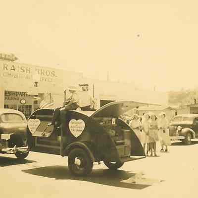 Photograph of Gerlach Drugstore Car and Trailer in Springfield Industrial Parade, Springfield, OR, 1941