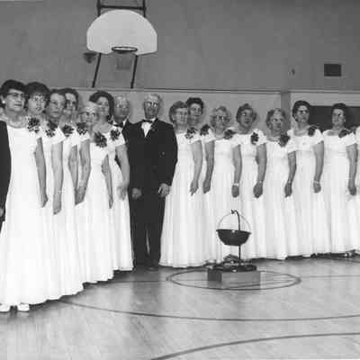 Group photograph of the Neighbors of Woodcraft members, Springfield District Convention, 1965