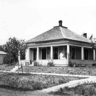 Photograph of Smith Mountjoy's House, Springfield, Oregon