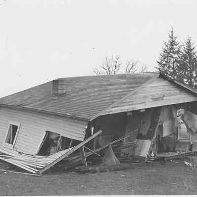 Photograph of house in Glenwood damaged by flood, 1927, Springfield, Oregon