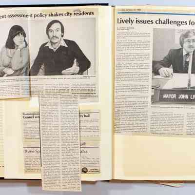 Pages 2-3 (Articles unfolded)