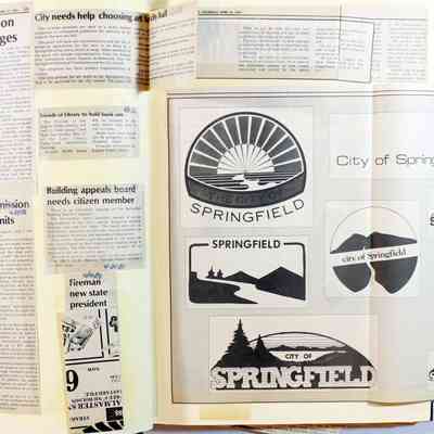 Pages 32-33 (Clippings unfolded)