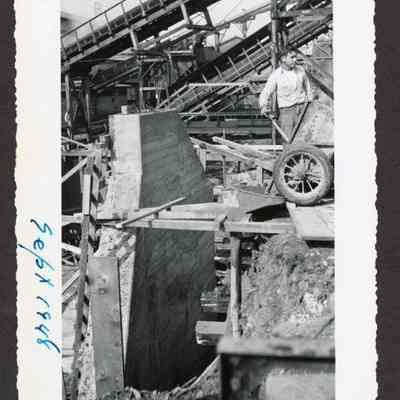 Photograph of the construction of the new dam at Booth-Kelly Lumber Mill, Springfield, Oregon, 1948
