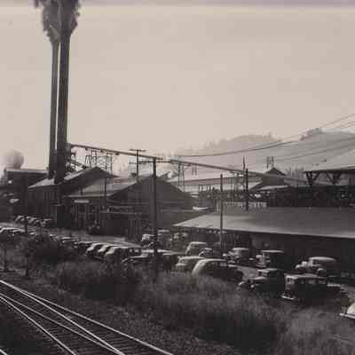 Photograph of Booth-Kelly Mill and Mountain State Power Plant, Springfield, Oregon, 1942
