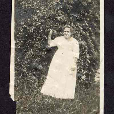 Photograph of a woman, circa 1910