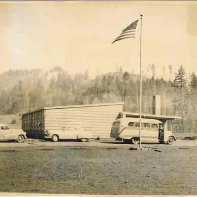 Photograph of the Deerhorn and Leaburg bus and building, circa 1940