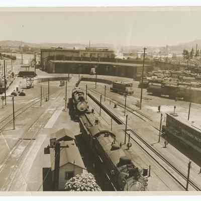 Photograph of Southern Pacific Railway roundhouse and depot, Eugene, 1954
