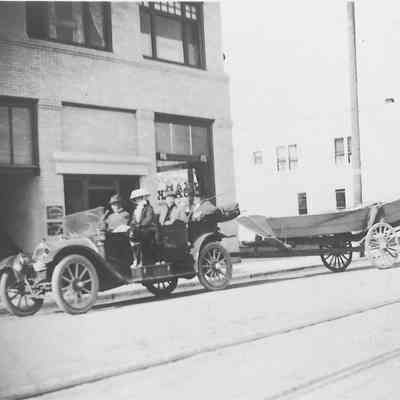 Photograph of early car pulling a boat, Springfield, Oregon, circa 1910-1912