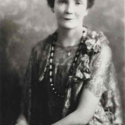 Photograph of Mrs. Eggiman of Eggiman's Candy Kitchen, Springfield, OR, Date Unknown