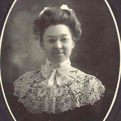 Photograph of Emma, 1905