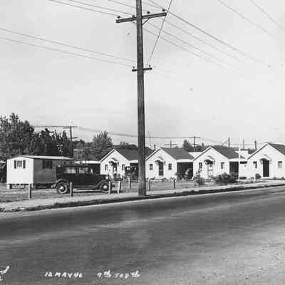 Photograph of Main Street between 9th and 8th streets, Springfield, Oregon, 1946