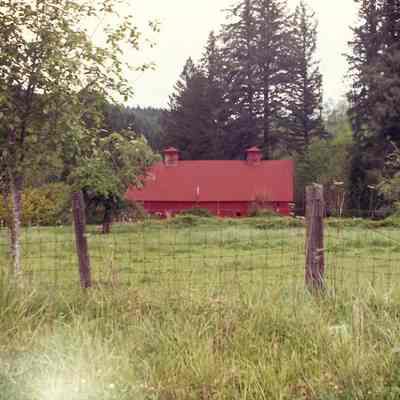 Photograph of McKenzie Gate Creek Barn