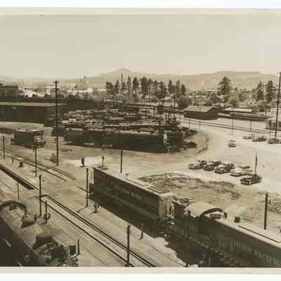 Photograph of Southern Pacific Railway roundhouse and depot, Eugene, 1954