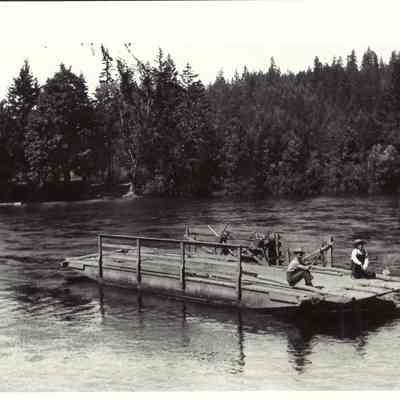 Photograph of the Seavey Ferry on the McKenzie River, 1914