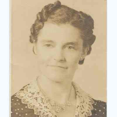 Portrait of Doris Myers, circa 1940