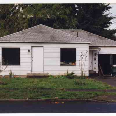 Photograph of a house, Springfield, Oregon, 1998
