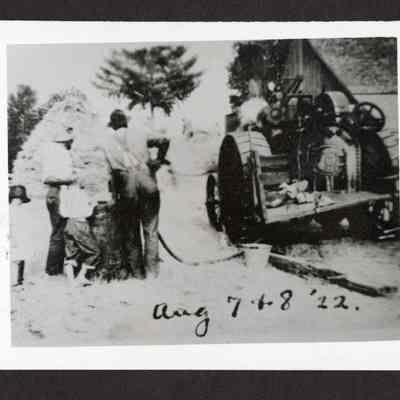 Photograph of threshing at Pages, 1922