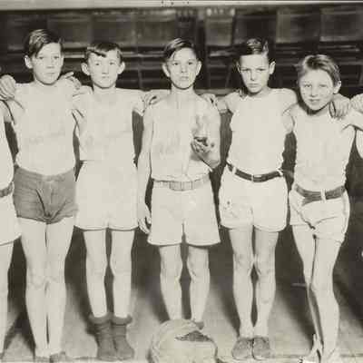 Photograph of a seven boy baseball team called the "Amburns Midgets", Wendling, Oregon