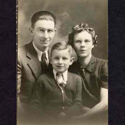Photograph of Wade, Hazel and Bob Paddock, 1938-1941