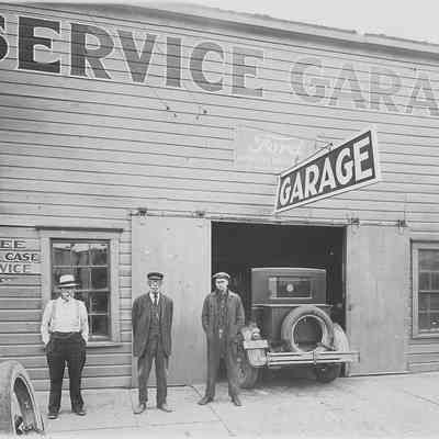 Photograph of a Service Garage, Springfield, Oregon, circa 1925