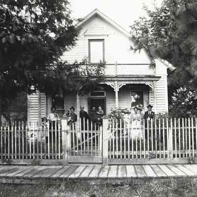 Photograph of Jewett's House, Harrisburg, Oregon, 1908
