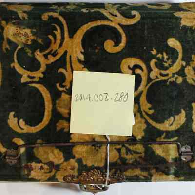 2014-002-280_img-027: Back cover of photograph album 2014-002-280