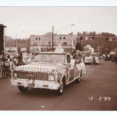 Photograph of the 1989 Christmas Parade, Springfield
