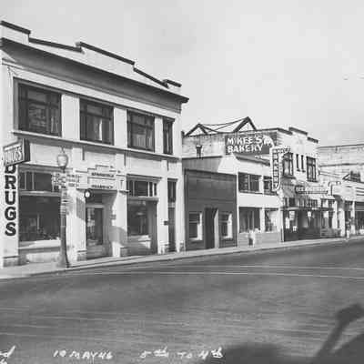 Photograph of Main Street between 5th and 4th streets, Springfield, Oregon, 1946