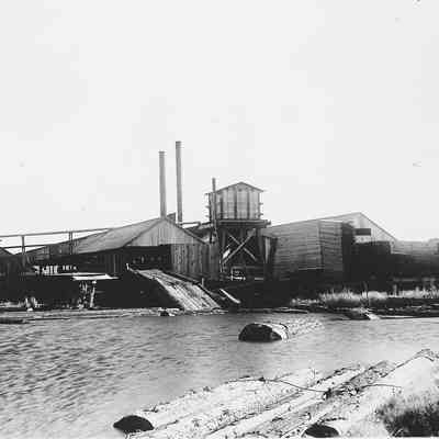 Photograph of Booth-Kelly Log Pond