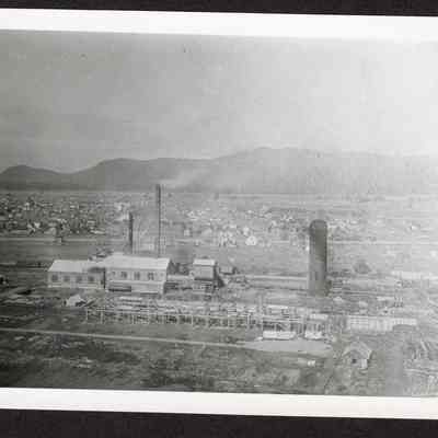 Photograph of Booth-Kelly Mill after the fire in 1911.