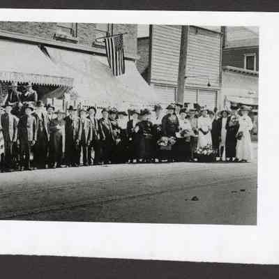 Photograph of large group, horse, and carriage, Washburne, Oregon, undated