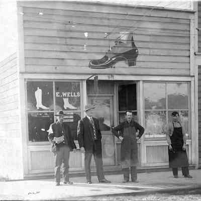 Photograph of Jim Carson Shoe Shop, Springfield, Oregon