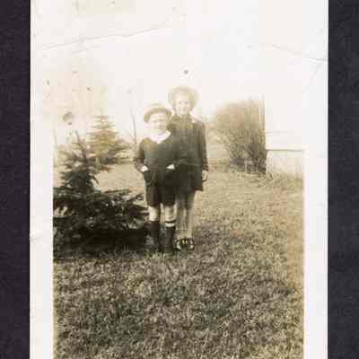 Photograph of Myrna and Elwyn Myers, 1941