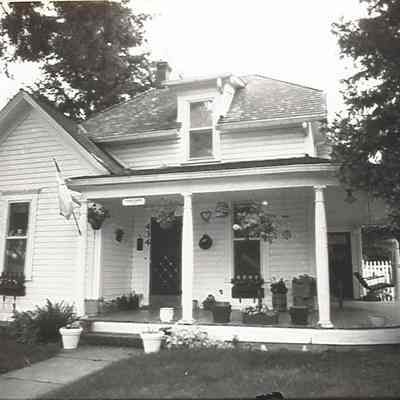 Photograph of the Larimer House, Springfield, OR, Date Unknown