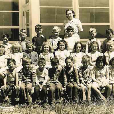 Photograph of Maple Elementary School class photo, Springfield, Oregon, date unknown
