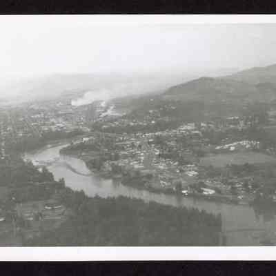 Aerial photograph of Glenwood looking east, Springfield, OR, circa 1960