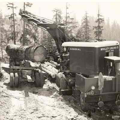 Photograph of Woolley Logging Co. Loading Logs, Drain, Oregon, Undated