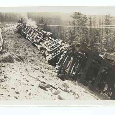 Photograph of the Cruzatte train accident, Cascade Line near Oakridge, undated