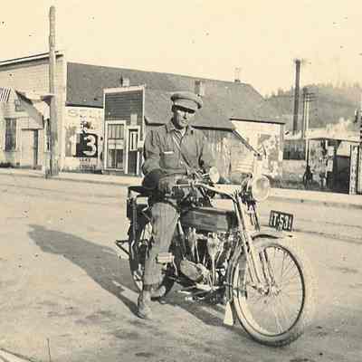 Photograph of motorcyclist, Springfield, Oregon, circa 1914