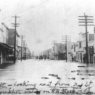 Photograph of Main St. flooded, Springfield, Oregon, circa 1909