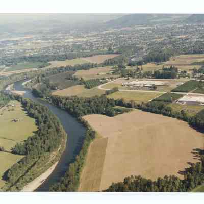 Aerial photograph of Springfield area, North from the McKenzie River to South, circa 1980