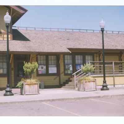 Photograph of the Springfield Chamber of Commerce building, former Train Depot, circa 1992