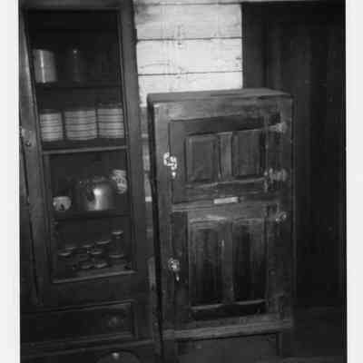 Photograph of the interior of the Brattain-Hadley house, Springfield, 1994-1998