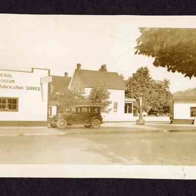 Photograph of the Service Station "General Petroleum", circa 1937