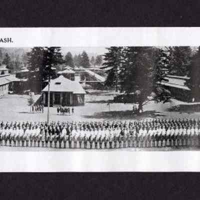 Photograph o Nurses and Men at Base Hospital, Camp Lewis, Washington, undated