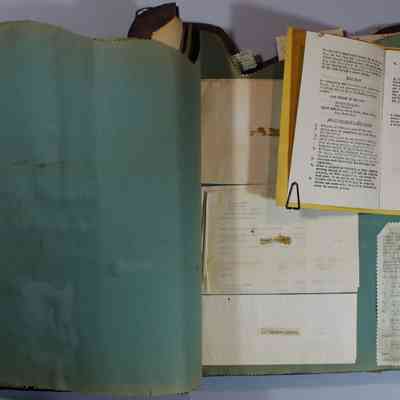 Pages 8 and 9 pamphlet (pages 2 and 3)