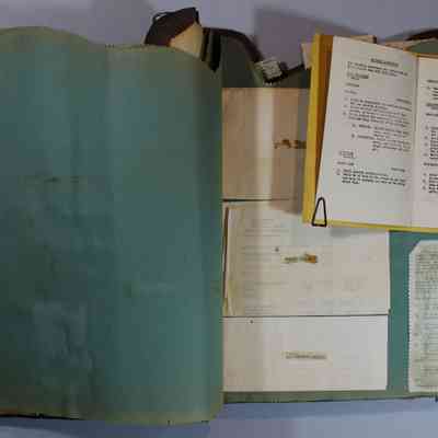 Pages 8 and 9 pamphlet (pages 4 and 5)
