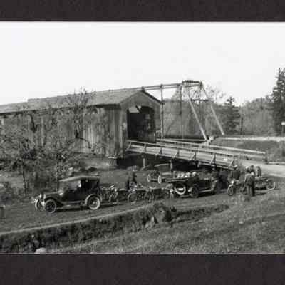 Photograph of Hayden covered bridge and the Southern Pacific bridge