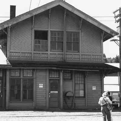 Photograph of the Springfield Depot, Springfield, OR, date unknown